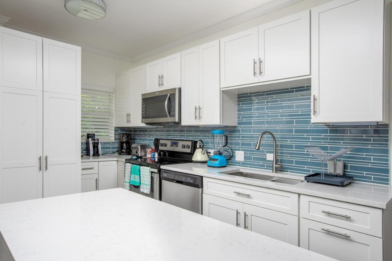 Beach Living At Plantation Village Blgs George Town Bagian luar foto