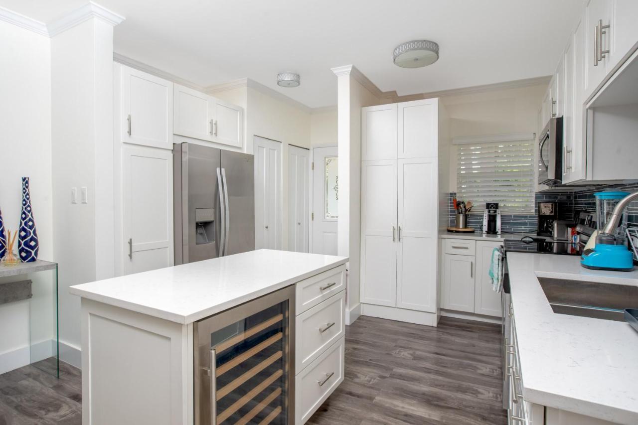 Beach Living At Plantation Village Blgs George Town Bagian luar foto