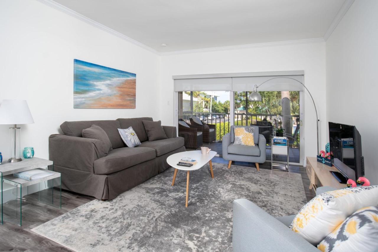 Beach Living At Plantation Village Blgs George Town Bagian luar foto