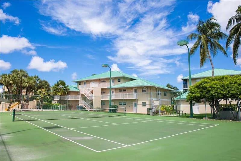 Beach Living At Plantation Village Blgs George Town Bagian luar foto