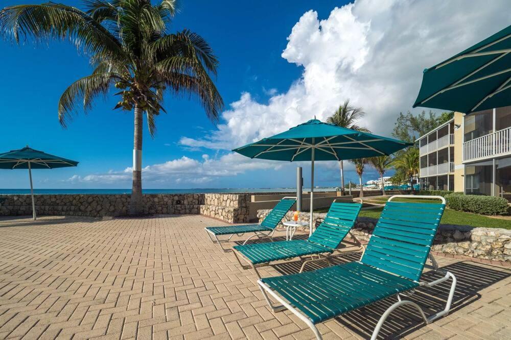 Beach Living At Plantation Village Blgs George Town Bagian luar foto